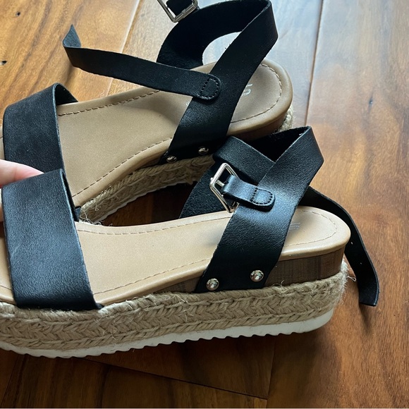 Soda Platform Sandals - Picture 2 of 2